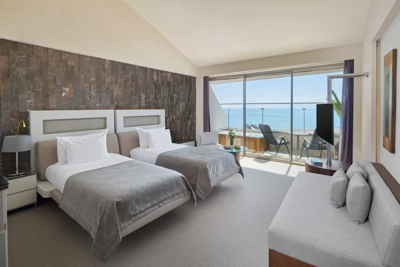 Pearl Pool Family Room Regnum Carya — 11