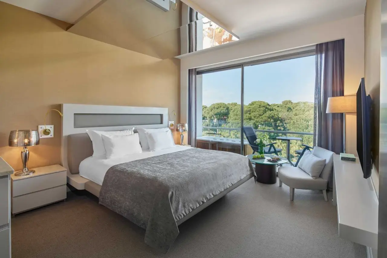 Pearl Pool Family Room Regnum Carya — 9