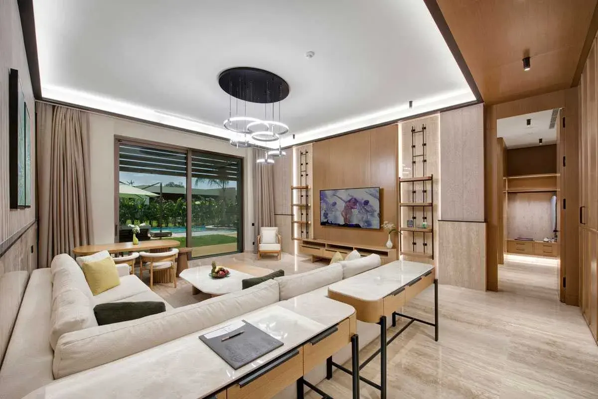 Regnum Crown Amber Lagoon Villa