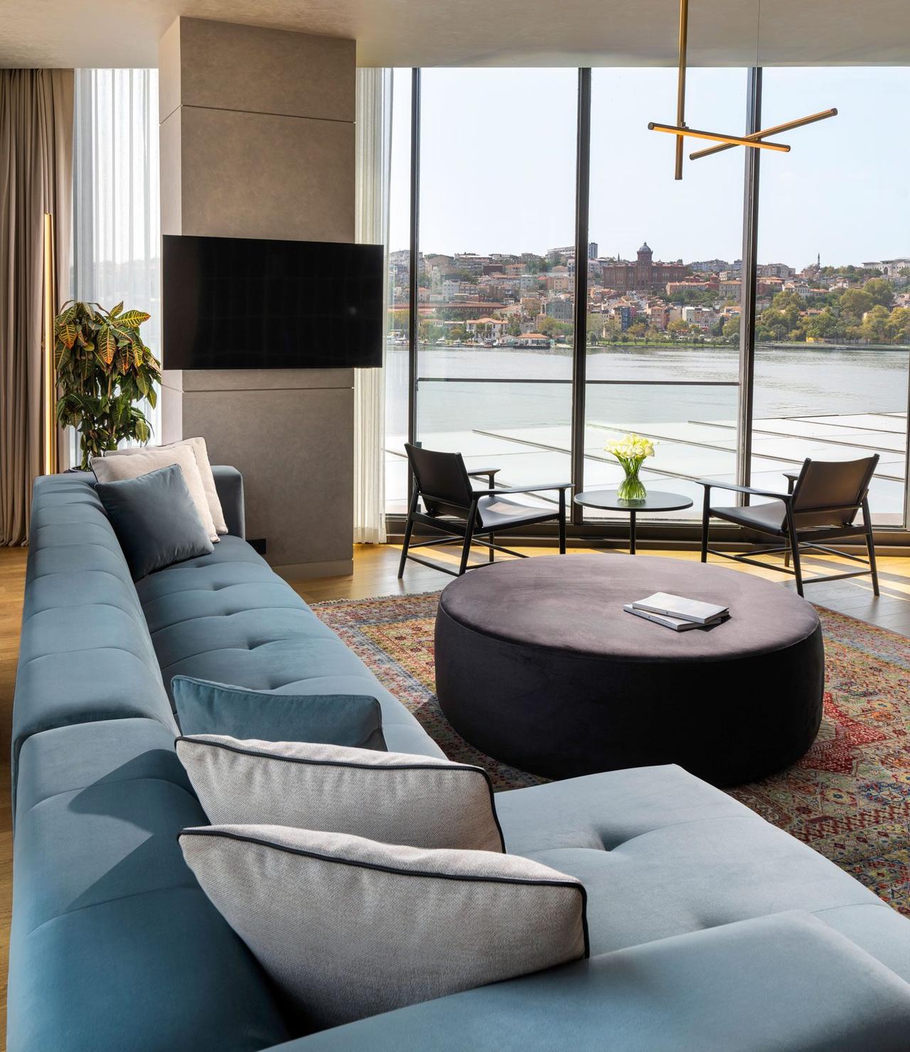 One Bedroom Corner Suite with Sea View Rixos Tersane