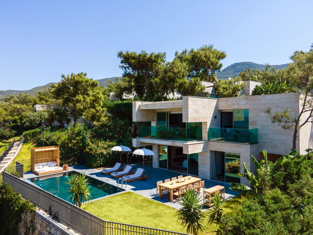 Hermes Villa Vogue Hotel Supreme