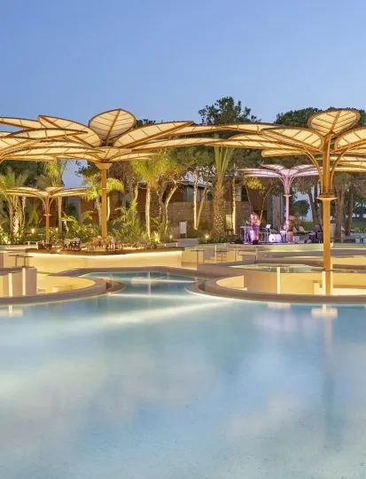 115-cullinan-belek-azure-pool-bar_standard 115-cullinan-belek-azure-pool-bar_standard